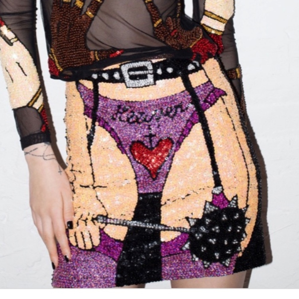 ISO: DI$COUNT UNIVERSE stairway to heaven skirt